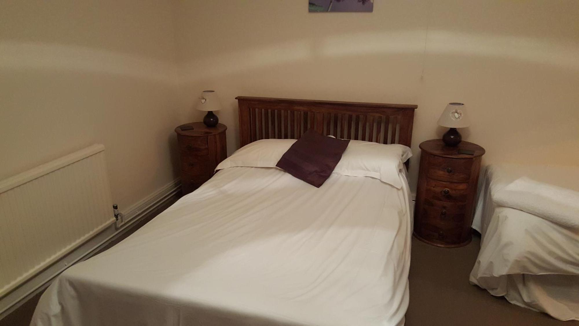 The Dolphin Hotel Wincanton Room photo